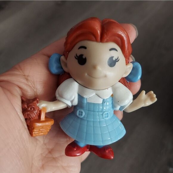 McDonalds The Wizard of Oz Mini Figure - Dorothy - Picture 3 of 3